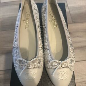 CHANEL Women's Cream and Gray Tweed Flats